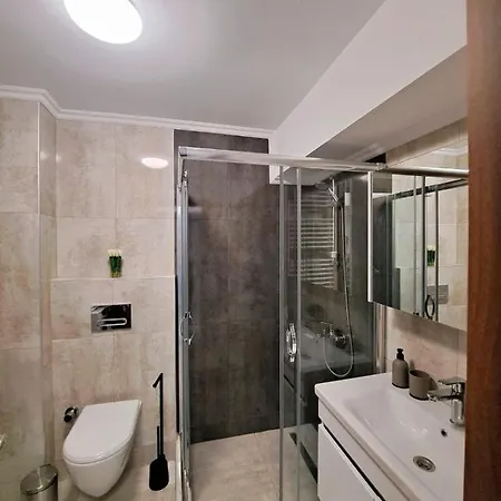 Sara Campus View Apartament Mamaja